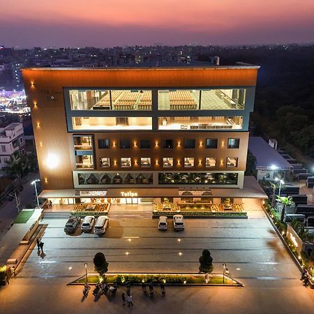 Hotel Tulips Grand Hyderabad Exterior foto