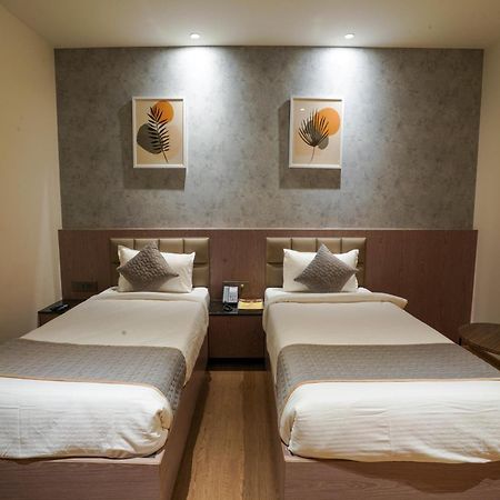 Hotel Tulips Grand Hyderabad Exterior foto