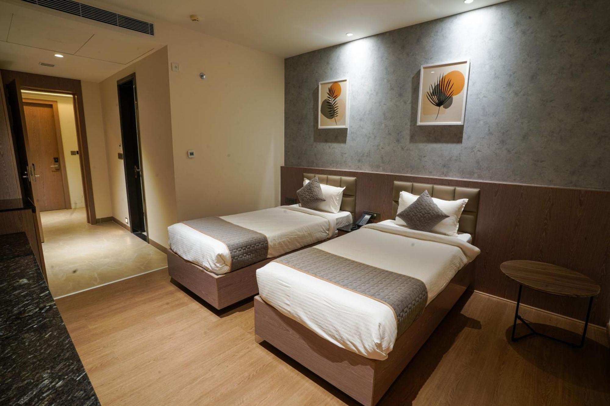 Hotel Tulips Grand Hyderabad Exterior foto